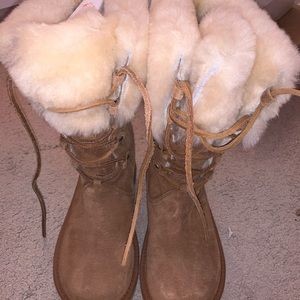 BRAND NEW MONTCLAIR UGGS